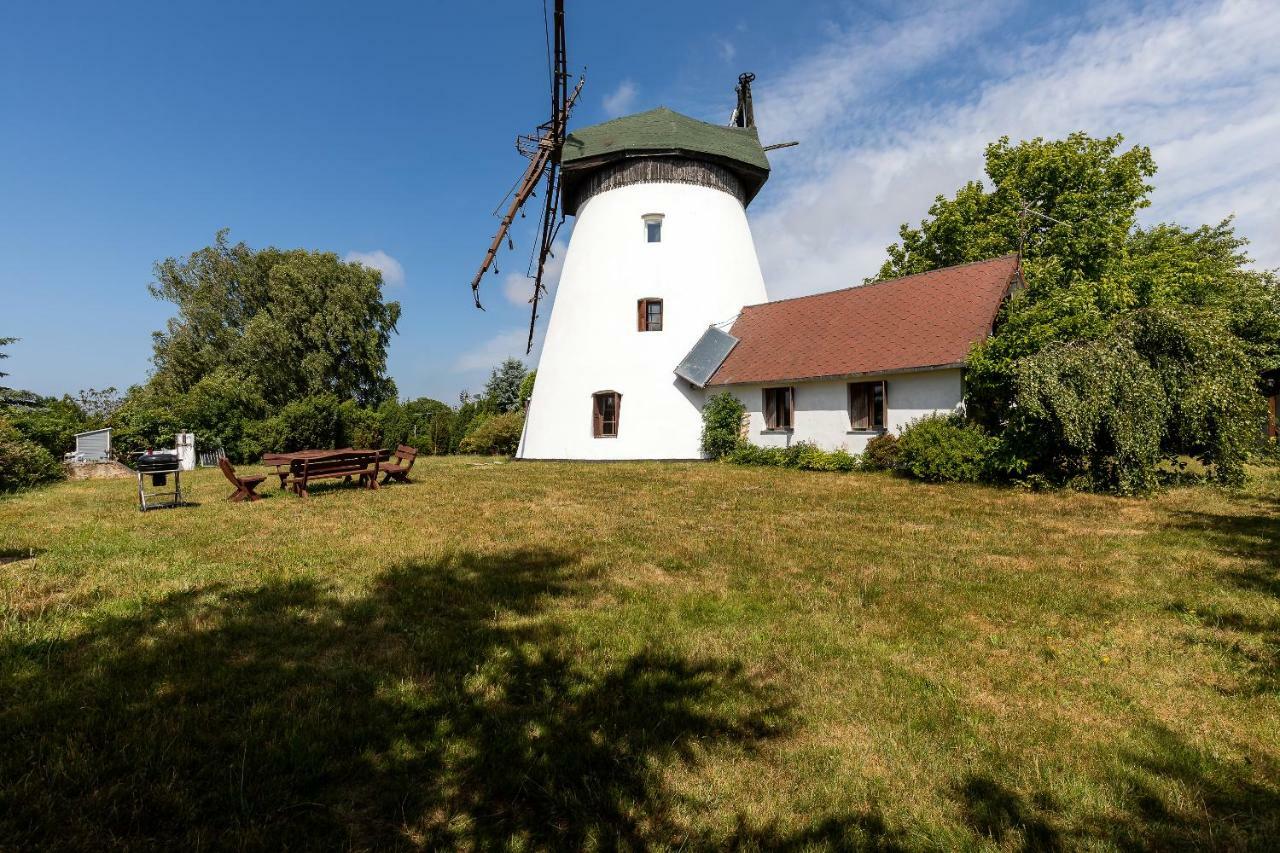 Windmill Vacation Home In Ledzin Near Baltic Sea نيخوجة المظهر الخارجي الصورة